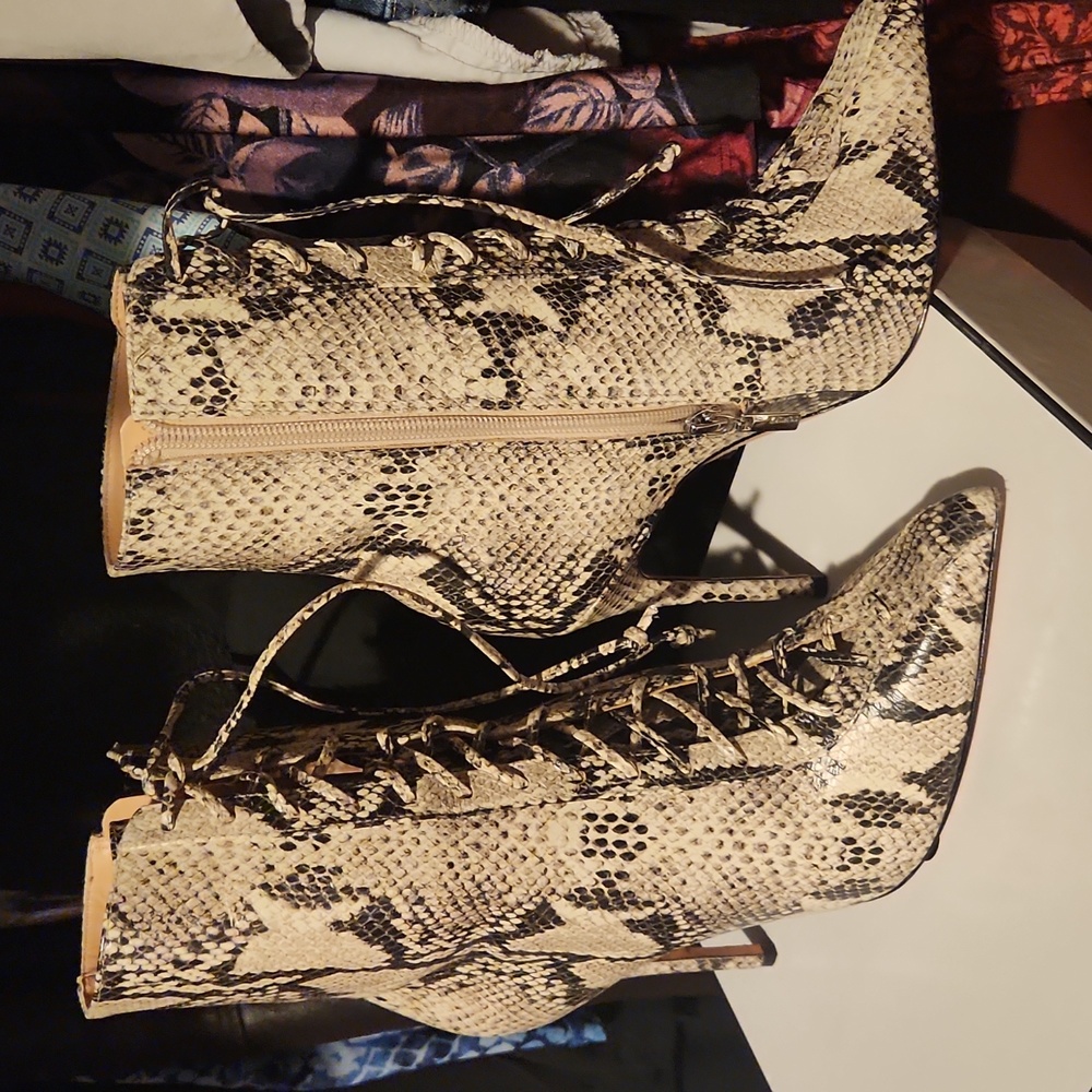 Schutz Heel bootie
